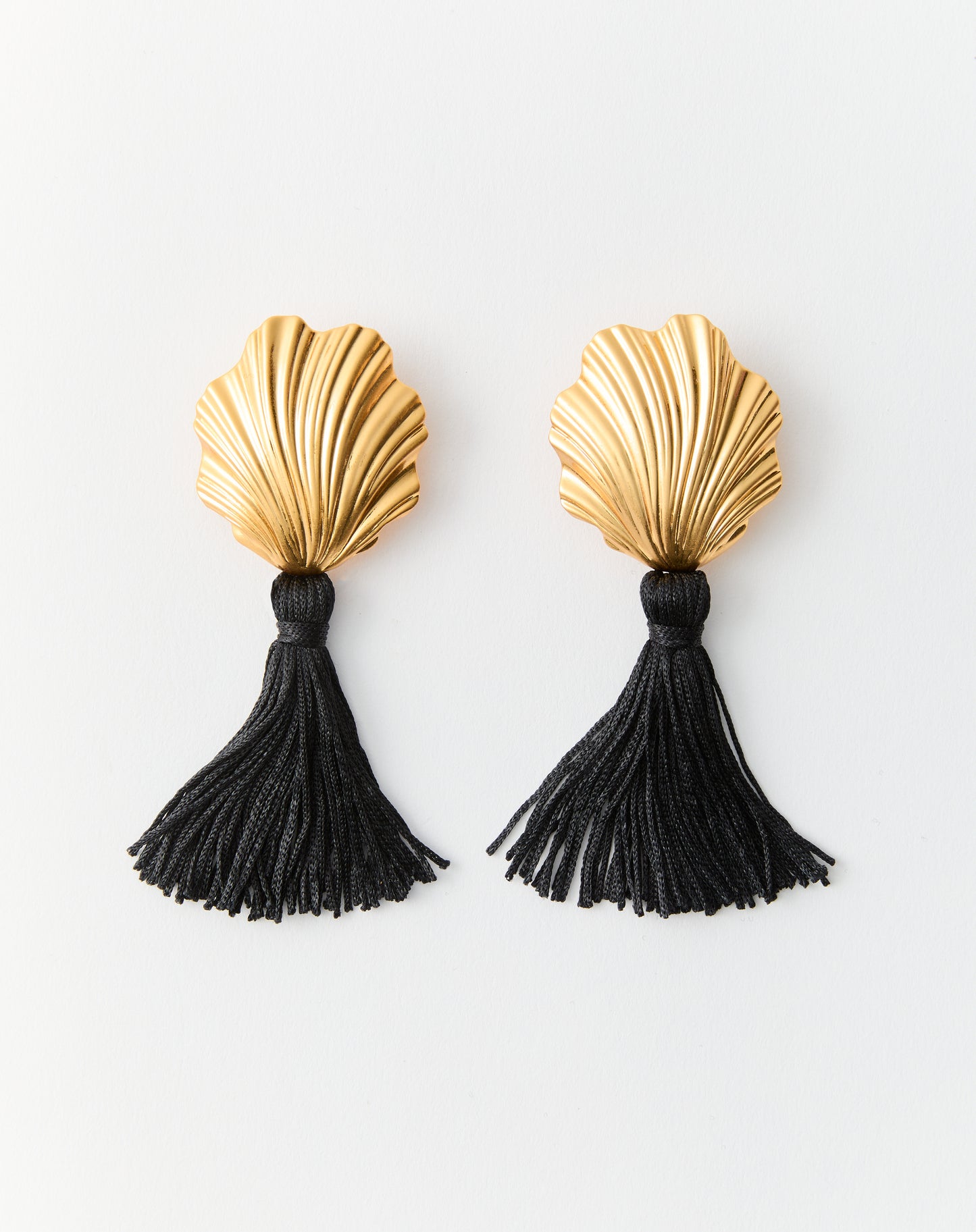 Coquille Earrings