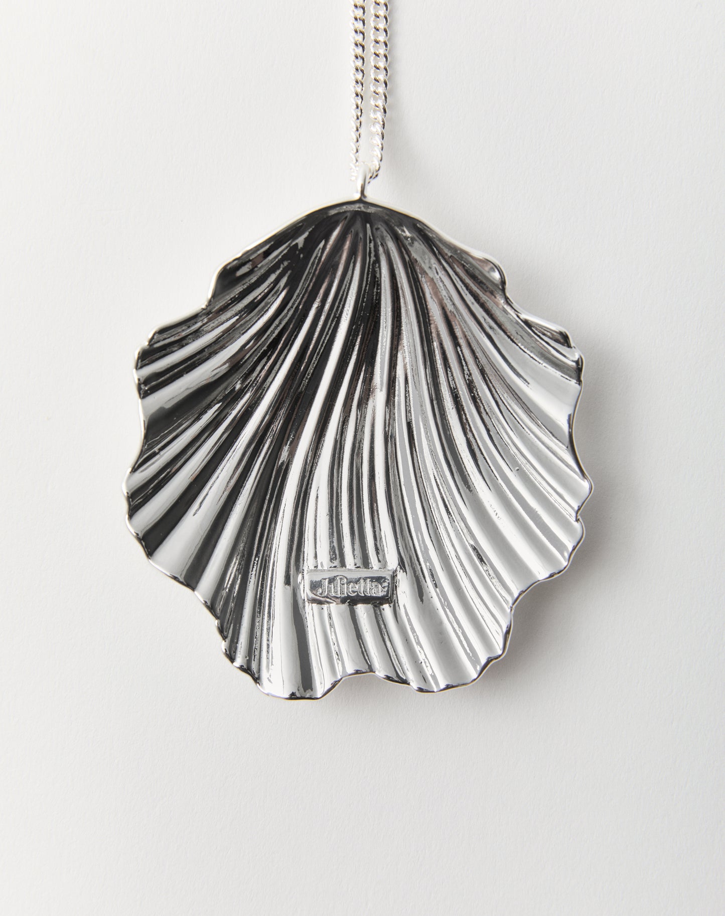 Coquille Necklace
