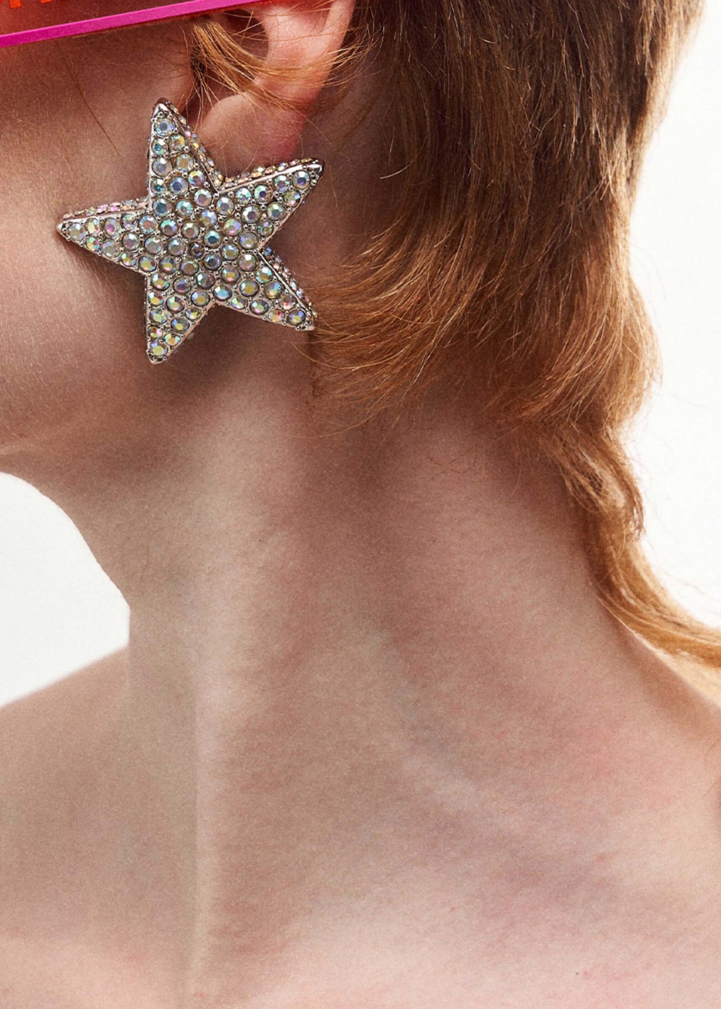 Vintage-inspired star earrings: gold-plated brass, Swarovski crystals. Fast shipping.