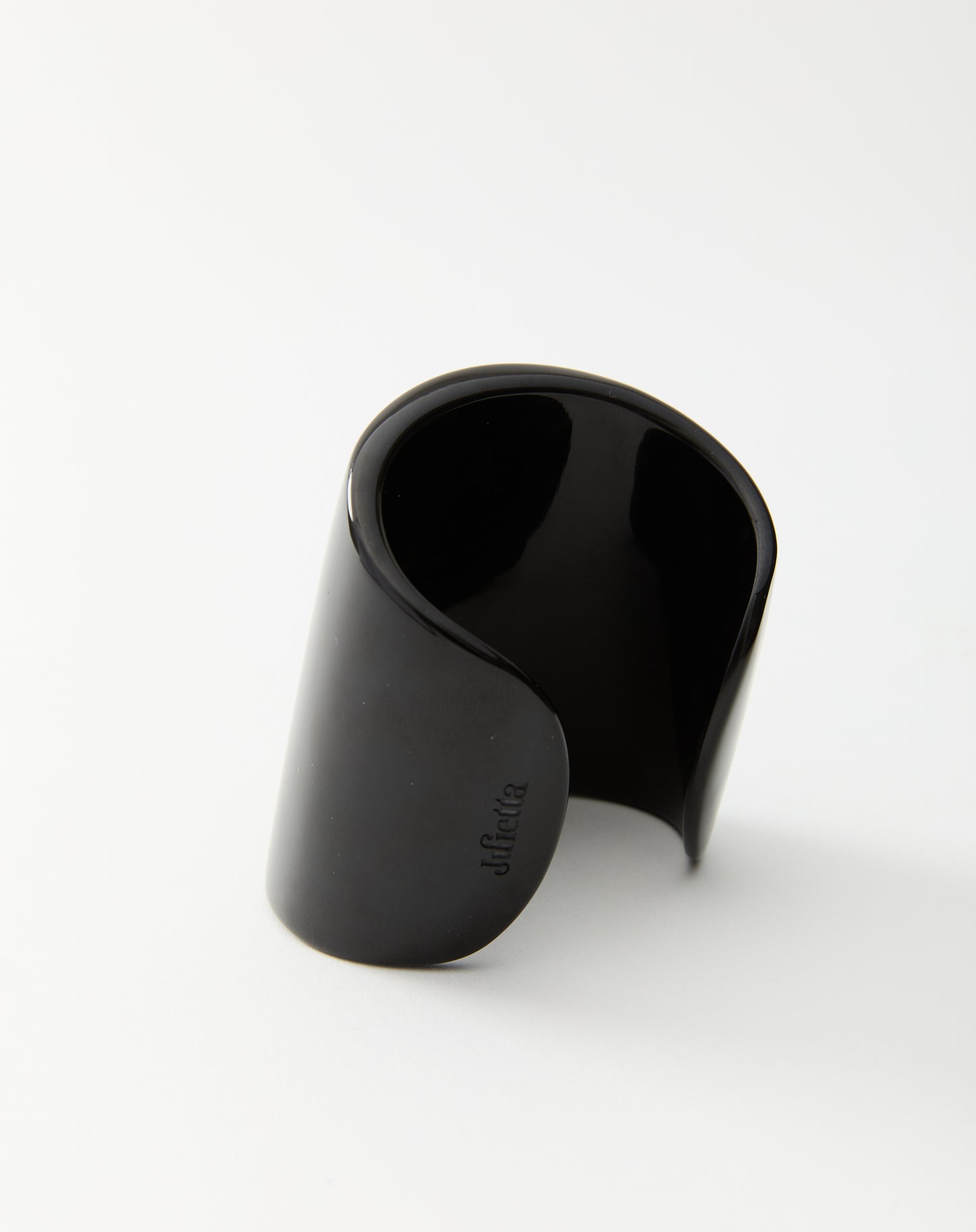 Nera Cuff