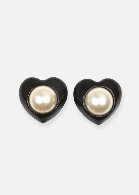 Shine bright with Aya's vintage heart earrings, embodying '80s glamour. Handcrafted from resin & enamel, featuring vintage pearls, they're lightweight and clip-ons for comfort.